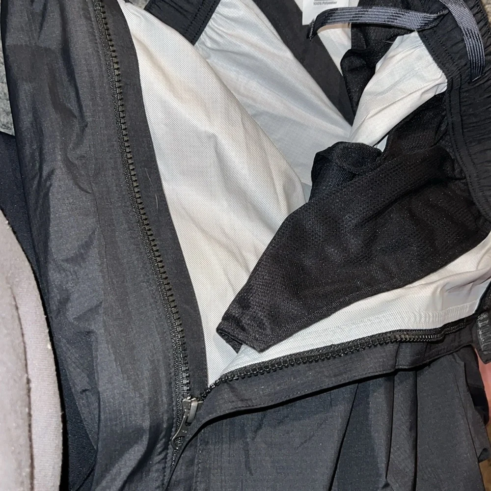 Black Men’s REI,‎ the co-op pants. Size Large.  Full zip up leg--Peak 2.5L